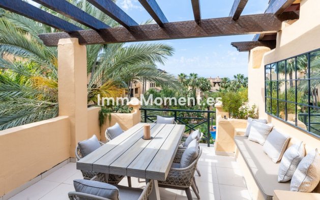 Resale - Apartment - Estepona - Atalaya