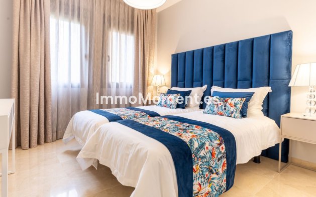 Resale - Apartment - Estepona - Atalaya