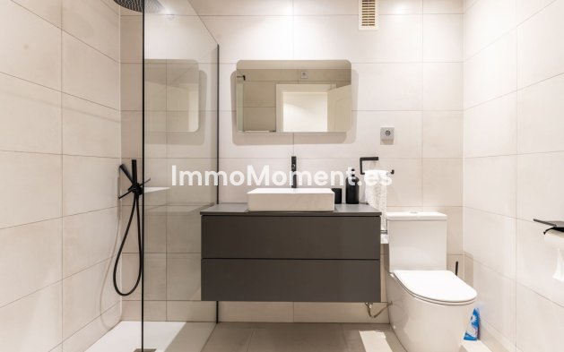 Resale - Apartment - Estepona - Atalaya