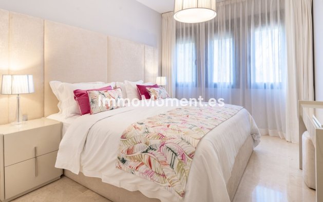 Resale - Apartment - Estepona - Atalaya