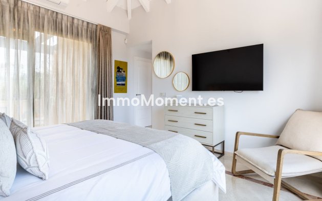Resale - Apartment - Estepona - Atalaya
