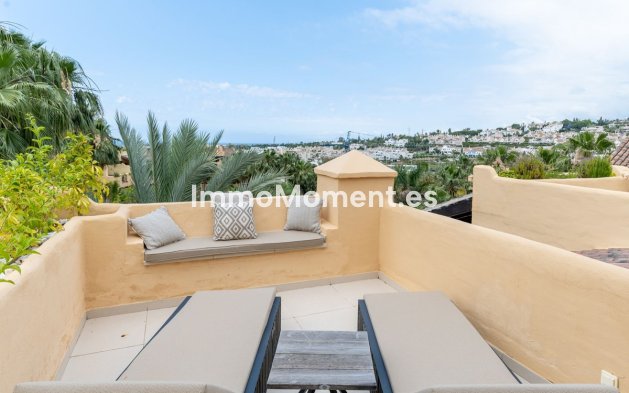 Resale - Apartment - Estepona - Atalaya
