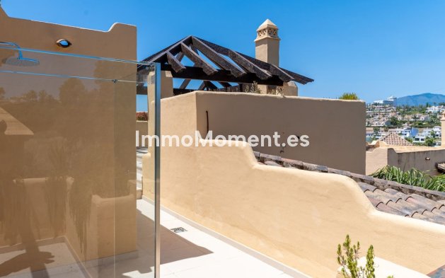 Resale - Apartment - Estepona - Atalaya