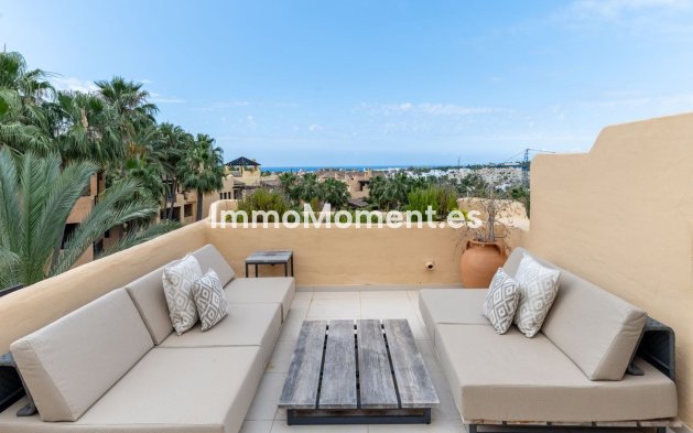 Resale - Apartment - Estepona - Atalaya