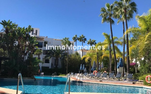 Resale - Apartment - Marbella - Elviria