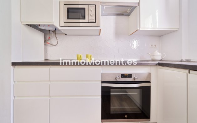 Resale - Apartment - Marbella - Elviria