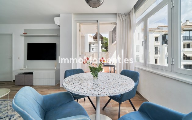 Resale - Apartment - Marbella - Elviria