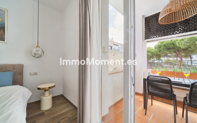 Resale - Apartment - Marbella - Elviria