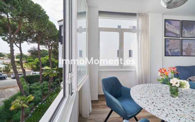Resale - Apartment - Marbella - Elviria