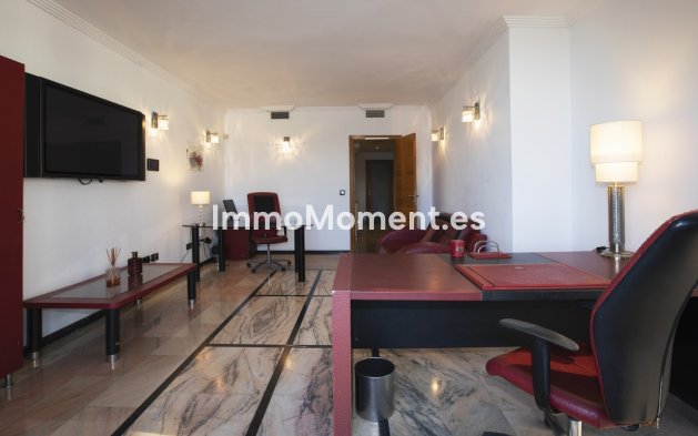 Wiederverkauf - Villa - Marbella - Artola