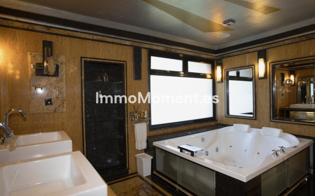 Wiederverkauf - Villa - Marbella - Artola