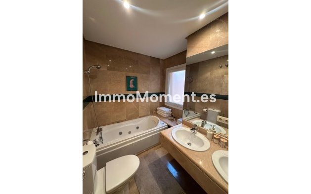 Wiederverkauf - Wohnung - Marbella - Nueva Andalucía