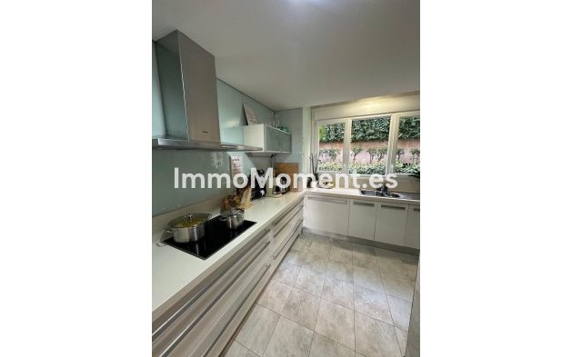 Wiederverkauf - Wohnung - Marbella - Nueva Andalucía