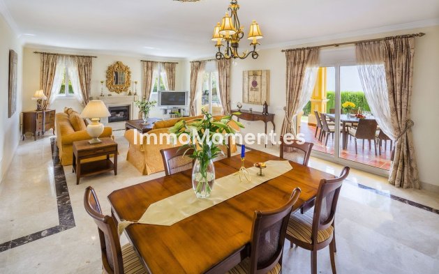 Resale - Villa - Marbella - Elviria