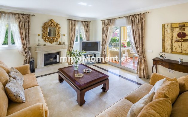 Resale - Villa - Marbella - Elviria