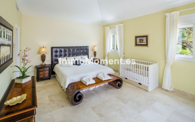 Resale - Villa - Marbella - Elviria