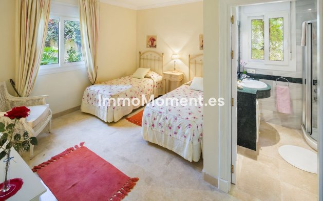 Resale - Villa - Marbella - Elviria