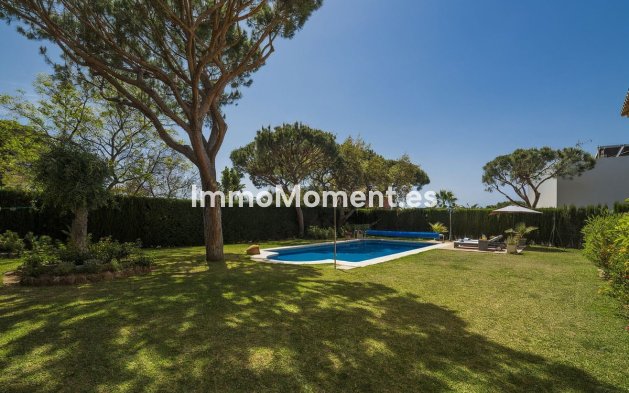 Resale - Villa - Marbella - Elviria