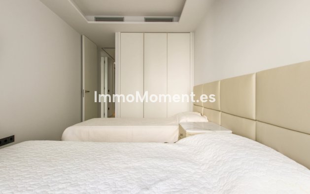 Revente - Maison mitoyenne - Estepona  - Estepona Centro