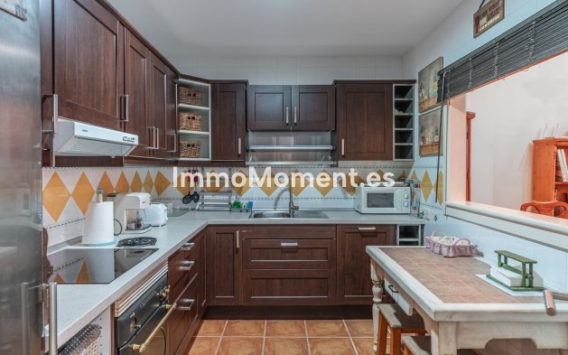 Resale - Apartment - Benahavís - Benahavís Centro