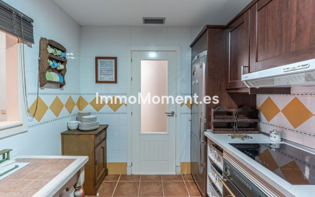 Resale - Apartment - Benahavís - Benahavís Centro