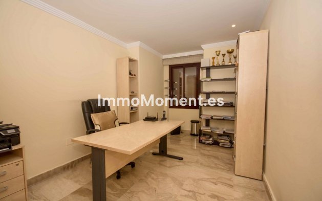 Revente - Appartement - Estepona  - Estepona Centro