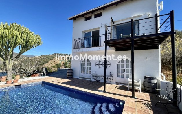 Wiederverkauf - Villa -   Inländisch - Istán