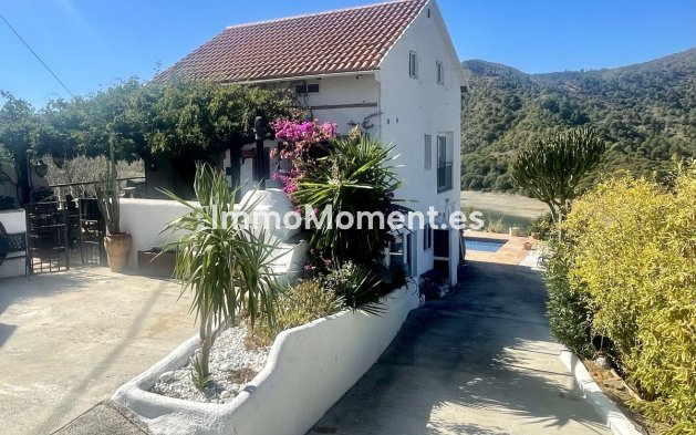 Wiederverkauf - Villa -   Inländisch - Istán