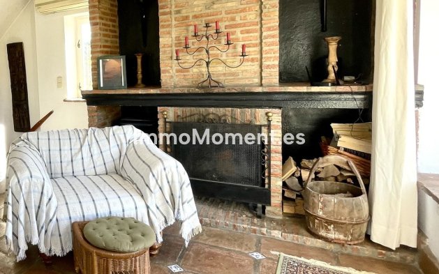 Wiederverkauf - Villa -   Inländisch - Istán