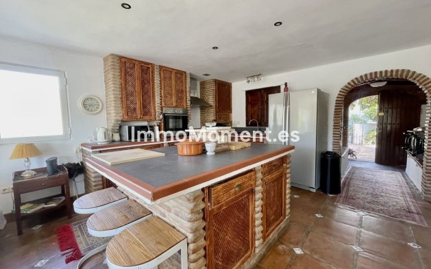 Wiederverkauf - Villa -   Inländisch - Istán