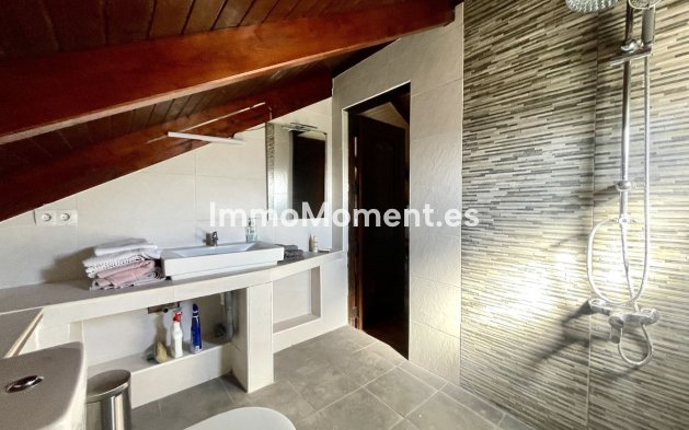 Wiederverkauf - Villa -   Inländisch - Istán