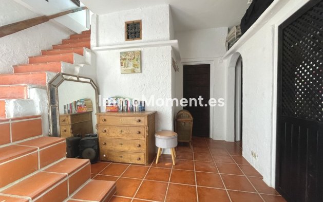 Wiederverkauf - Villa -   Inländisch - Istán