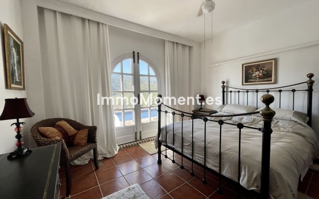 Wiederverkauf - Villa -   Inländisch - Istán