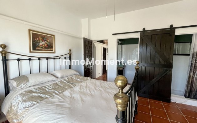 Wiederverkauf - Villa -   Inländisch - Istán