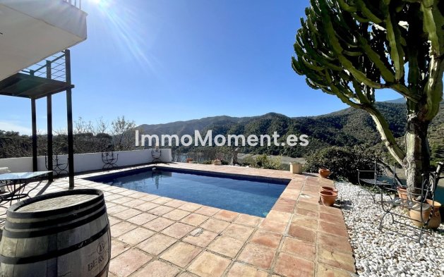 Wiederverkauf - Villa -   Inländisch - Istán