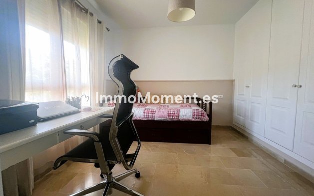 Resale - Apartment - Mijas - Calahonda