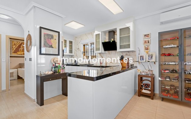 Resale - Villa - Guardamar del Segura - Guardamar del Segura Centro