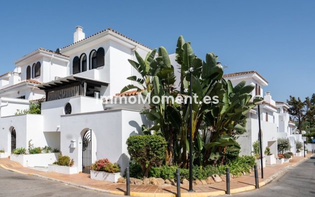 Bestaande woning - Geschakelde woning - Estepona  - New Golden Mile