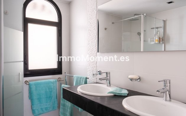 Bestaande woning - Geschakelde woning - Estepona  - New Golden Mile