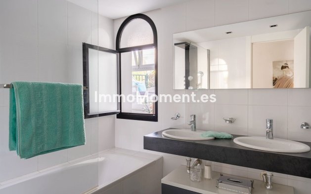 Bestaande woning - Geschakelde woning - Estepona  - New Golden Mile