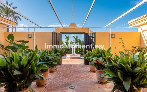 Wiederverkauf - Villa -   Inländisch - Alhaurín de la Torre