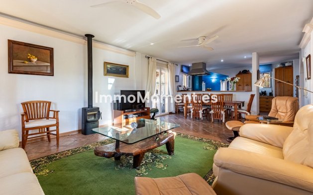 Wiederverkauf - Villa -   Inländisch - Alhaurín de la Torre