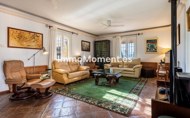 Wiederverkauf - Villa -   Inländisch - Alhaurín de la Torre