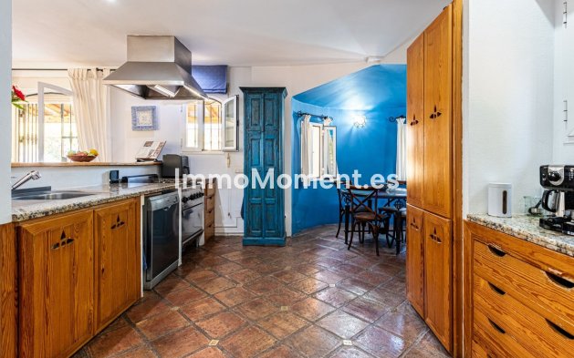 Wiederverkauf - Villa -   Inländisch - Alhaurín de la Torre