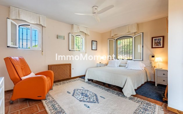 Wiederverkauf - Villa -   Inländisch - Alhaurín de la Torre