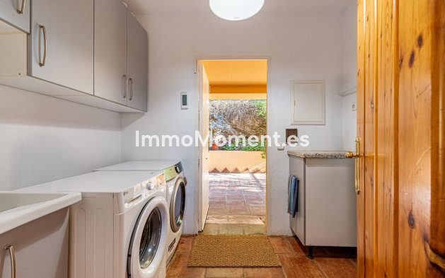 Wiederverkauf - Villa -   Inländisch - Alhaurín de la Torre