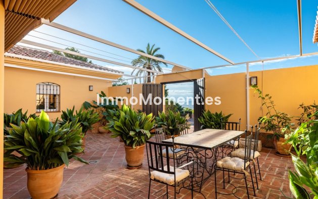 Wiederverkauf - Villa -   Inländisch - Alhaurín de la Torre