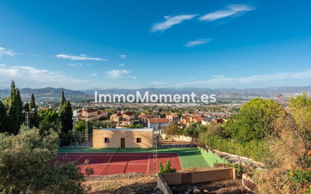 Wiederverkauf - Villa -   Inländisch - Alhaurín de la Torre