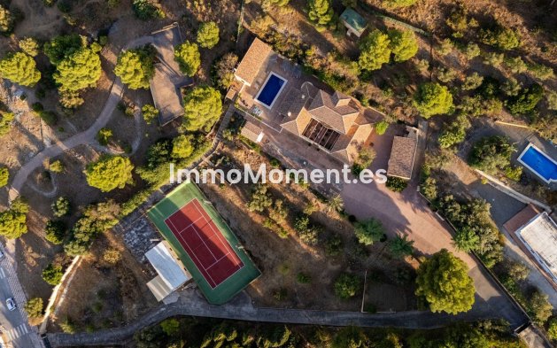Wiederverkauf - Villa -   Inländisch - Alhaurín de la Torre