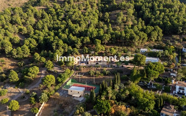 Wiederverkauf - Villa -   Inländisch - Alhaurín de la Torre